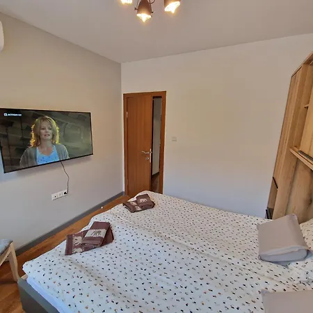 Two-bedroom Paskalina, Near The Lift *