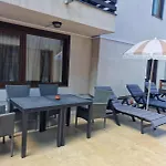 Two-bedroom Paskalina, Near The Lift 아파트