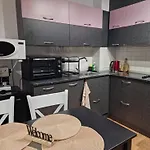 아파트 Two-bedroom Paskalina, Near The Lift *