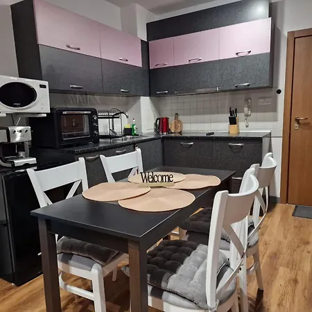 Two-bedroom Paskalina, Near The Lift Apartmán