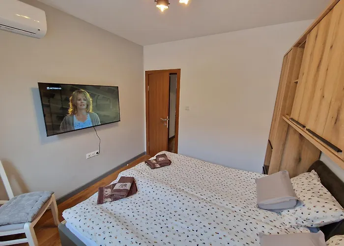 Two-bedroom Paskalina, Near The Lift *